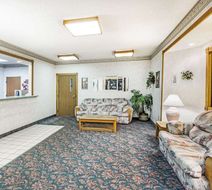 Super 8 Willcox Lobby
