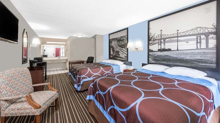 Super 8 Gadsden Room