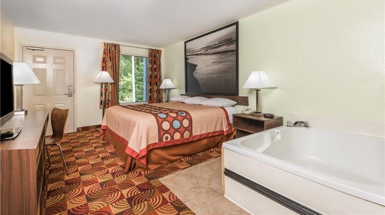 <b>Super 8 Fayetteville Suite</b>. Images powered by <a href="https://iceportal.shijigroup.com/" title="IcePortal" target="_blank">IcePortal</a>.