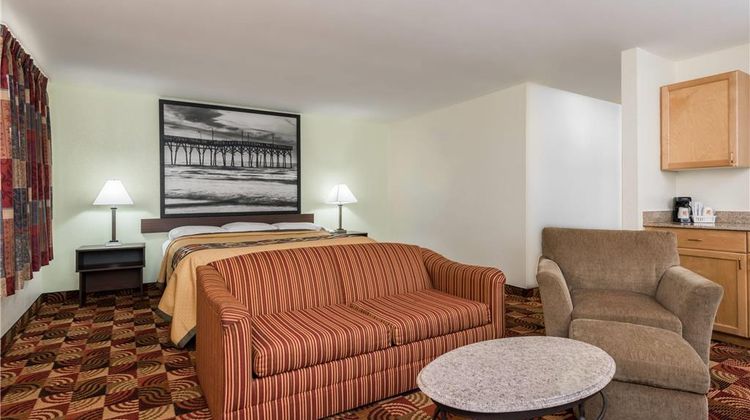 Super 8 Fayetteville Suite
