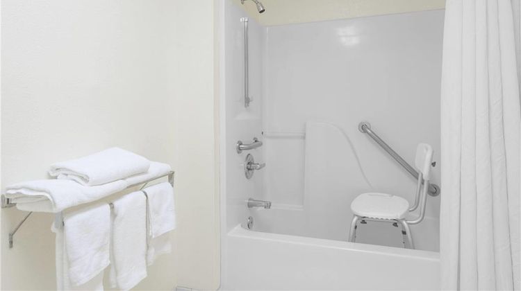 Super 8 Fayetteville Room
