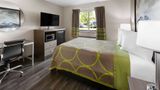 Super 8 Fairmont Room