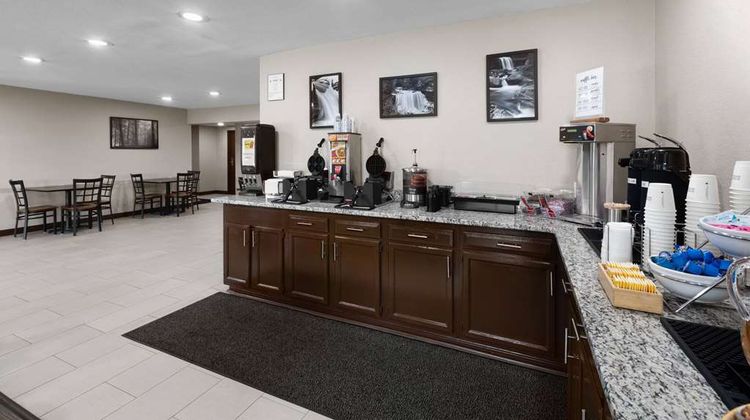 Super 8 Fairmont Other
