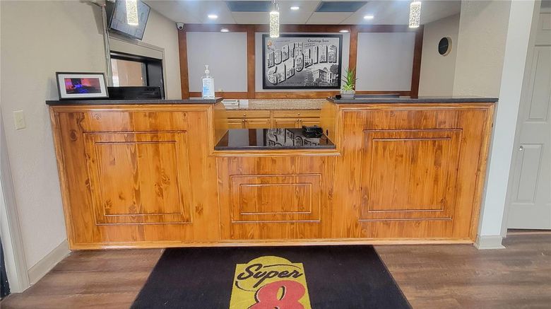 <b>Super 8 Marion Lobby</b>. Images powered by <a href="https://iceportal.shijigroup.com/" title="IcePortal" target="_blank">IcePortal</a>.