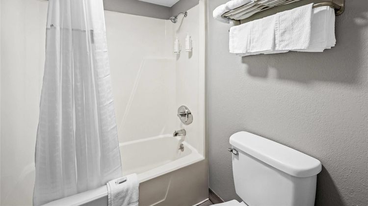 Super 8 Kingsport I-81 Room