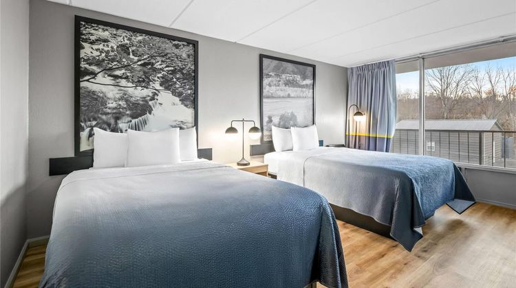 Super 8 Kingsport I-81 Room