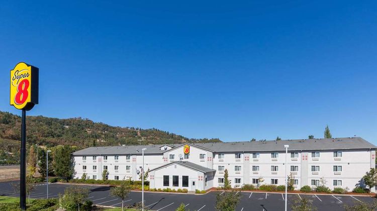 Super 8 Roseburg Exterior