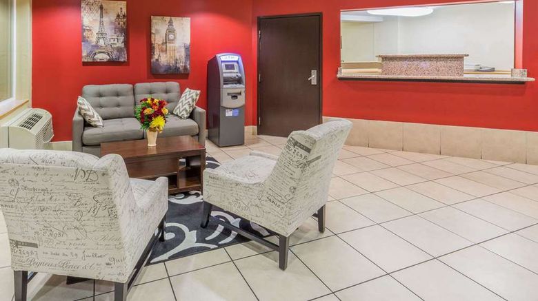 <b>Super 8 Roseburg Lobby</b>. Images powered by <a href="https://iceportal.shijigroup.com/" title="IcePortal" target="_blank">IcePortal</a>.