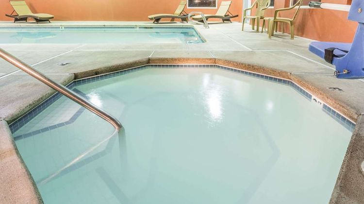 Super 8 Roseburg Pool