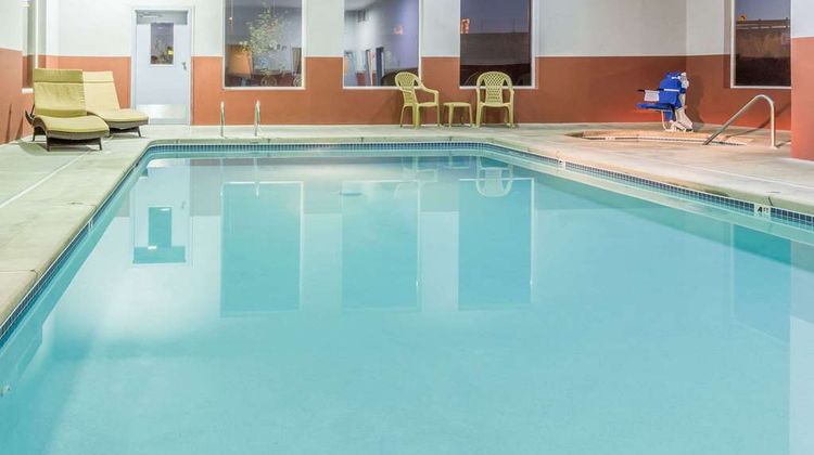 Super 8 Roseburg Pool