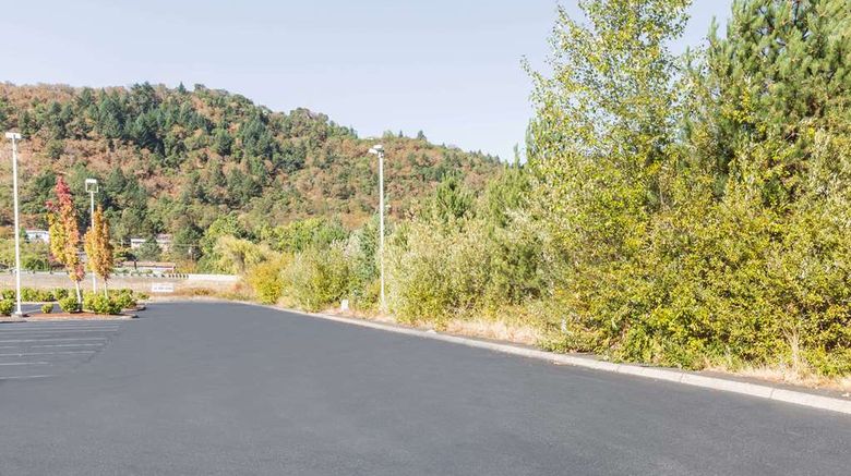 <b>Super 8 Roseburg Exterior</b>. Images powered by <a href="https://iceportal.shijigroup.com/" title="IcePortal" target="_blank">IcePortal</a>.