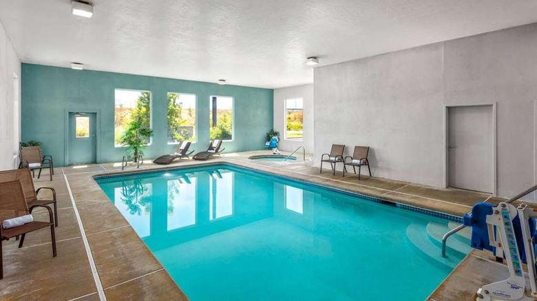 <b>Super 8 Roseburg Pool</b>. Images powered by <a href="https://iceportal.shijigroup.com/" title="IcePortal" target="_blank">IcePortal</a>.