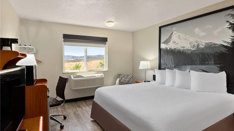 <b>Super 8 Roseburg Room</b>. Images powered by <a href="https://iceportal.shijigroup.com/" title="IcePortal" target="_blank">IcePortal</a>.