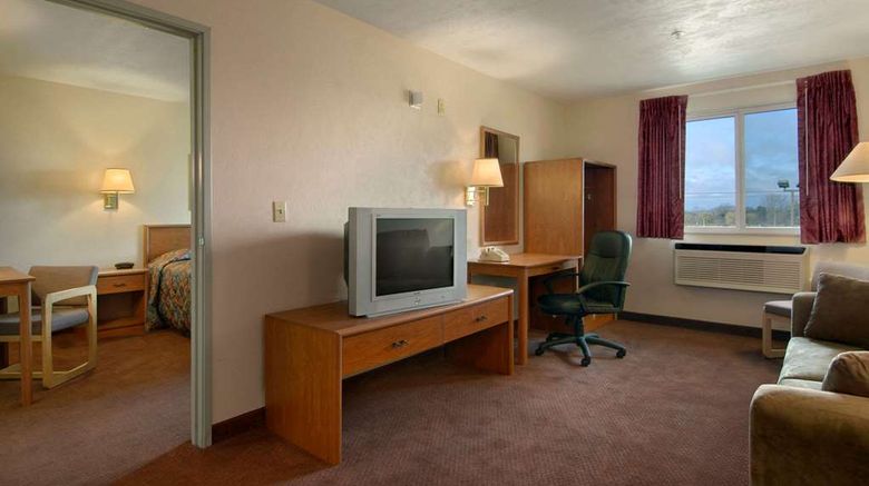 <b>Super 8 Bellingham Airport/Ferndale Suite</b>. Images powered by <a href="https://iceportal.shijigroup.com/" title="IcePortal" target="_blank">IcePortal</a>.