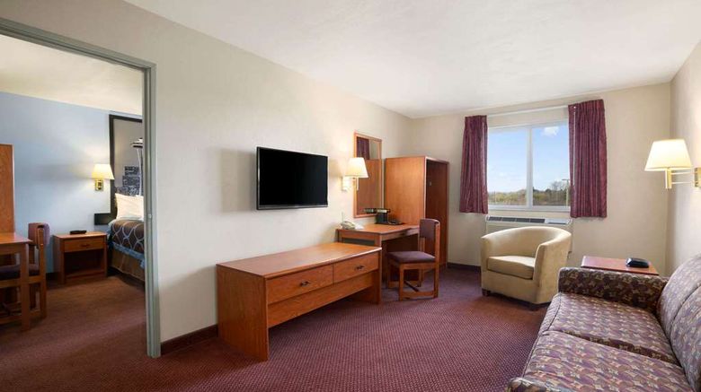 <b>Super 8 Bellingham Airport/Ferndale Suite</b>. Images powered by <a href="https://iceportal.shijigroup.com/" title="IcePortal" target="_blank">IcePortal</a>.
