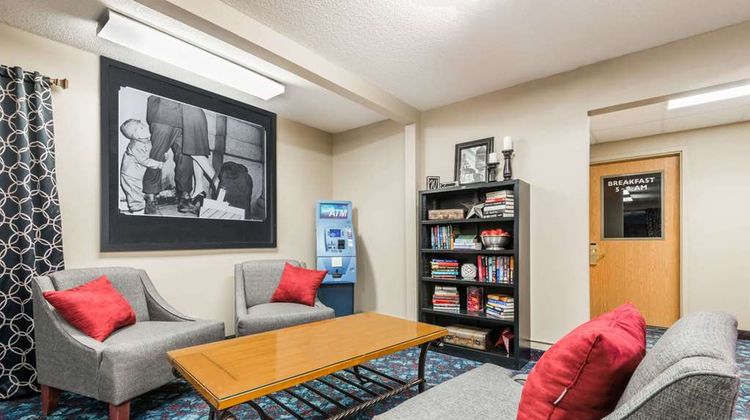 Super 8 Beloit Lobby