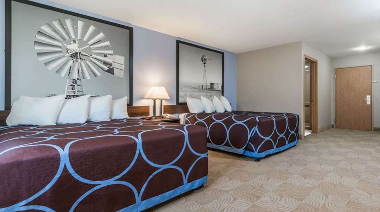 Super 8 Beloit Room