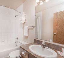 SureStay by Best Western Pincher Creek Room
