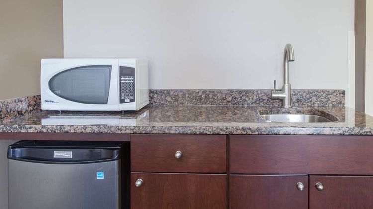 Super 8 Brandon Room