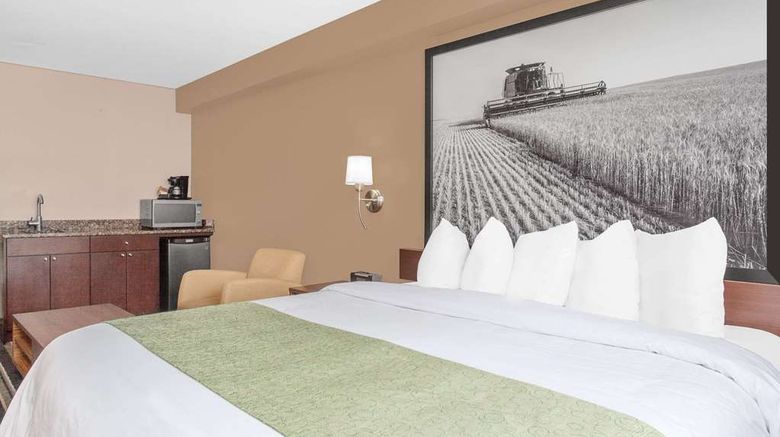 <b>Super 8 Brandon Room</b>. Images powered by <a href="https://iceportal.shijigroup.com/" title="IcePortal" target="_blank">IcePortal</a>.