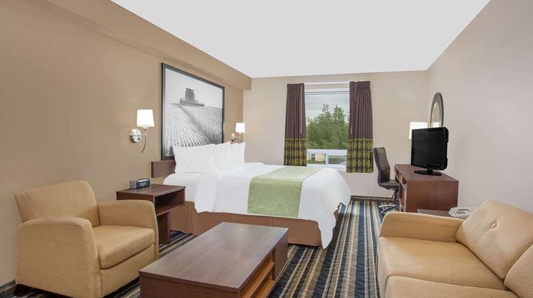 Super 8 Brandon Room