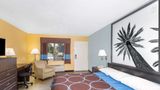 Super 8 Sarasota/Bradenton Area Suite