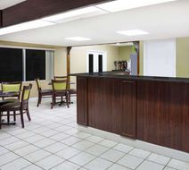 Super 8 Sarasota/Bradenton Area Lobby