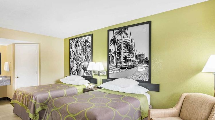 Super 8 Sarasota/Bradenton Area Room