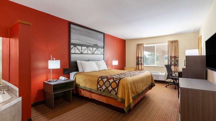 Super 8 Big Rapids Room