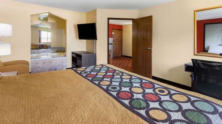 <b>Super 8 Big Rapids Room</b>. Images powered by <a href="https://iceportal.shijigroup.com/" title="IcePortal" target="_blank">IcePortal</a>.