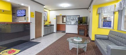 Super 8 Big Rapids Lobby