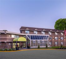 Super 8 Toronto East Exterior
