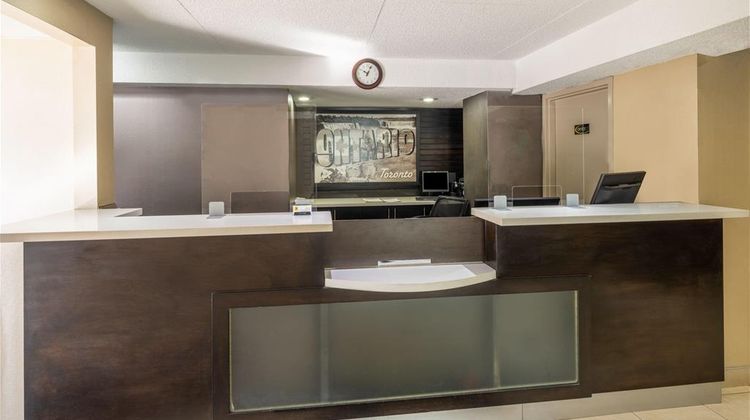 Super 8 Toronto East Lobby
