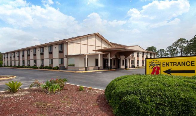 Super 8 Waycross Exterior