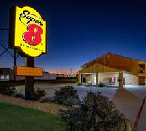 Super 8 Pleasanton Exterior