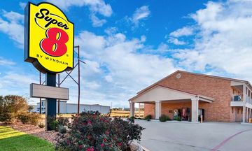 Super 8 Pleasanton