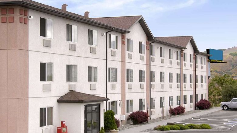 Super 8 The Dalles Exterior. Images powered by <a href="https://iceportal.shijigroup.com" target="_blank" rel="noopener">Ice Portal</a>.