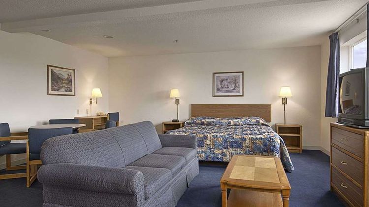 Super 8 The Dalles Suite