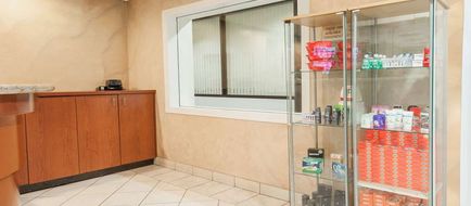 Super 8 Edmonton/West Lobby
