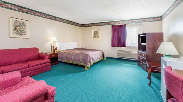 <b>Super 8 Jerseyville Room</b>. Images powered by <a href="https://iceportal.shijigroup.com/" title="IcePortal" target="_blank">IcePortal</a>.