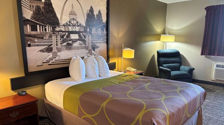 <b>Super 8 Jerseyville Room</b>. Images powered by <a href="https://iceportal.shijigroup.com/" title="IcePortal" target="_blank">IcePortal</a>.