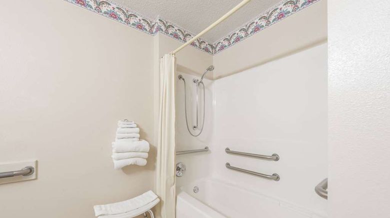 <b>Super 8 Jerseyville Room</b>. Images powered by <a href="https://iceportal.shijigroup.com/" title="IcePortal" target="_blank">IcePortal</a>.