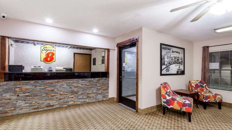 Super 8 Harrisburg Lobby