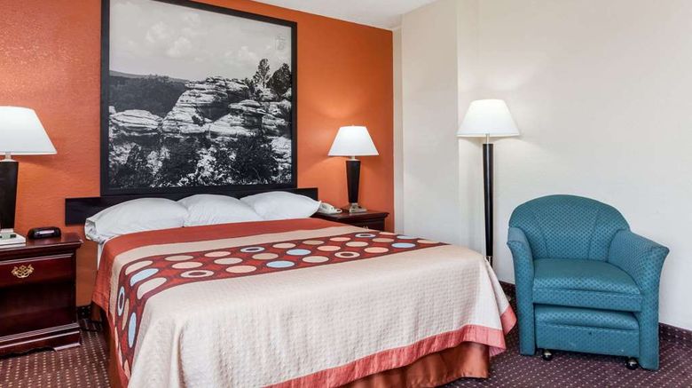<b>Super 8 Harrisburg Room</b>. Images powered by <a href="https://iceportal.shijigroup.com/" title="IcePortal" target="_blank">IcePortal</a>.