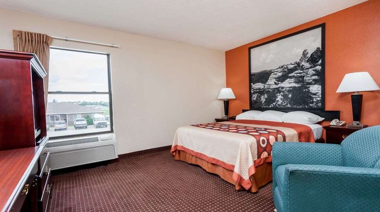 <b>Super 8 Harrisburg Room</b>. Images powered by <a href="https://iceportal.shijigroup.com/" title="IcePortal" target="_blank">IcePortal</a>.