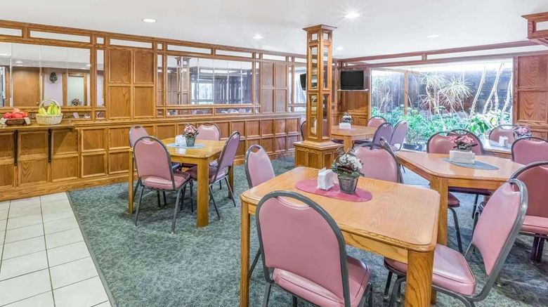 <b>Knights Inn & Suites South Sioux City Restaurant</b>. Images powered by <a href="https://iceportal.shijigroup.com/" title="IcePortal" target="_blank">IcePortal</a>.