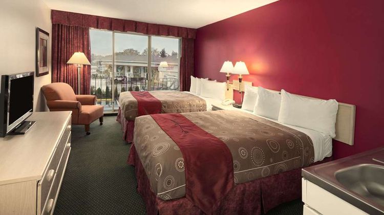 Travelodge Nanaimo Room
