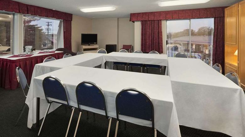 <b>Travelodge Nanaimo Meeting</b>. Images powered by <a href="https://iceportal.shijigroup.com/" title="IcePortal" target="_blank">IcePortal</a>.