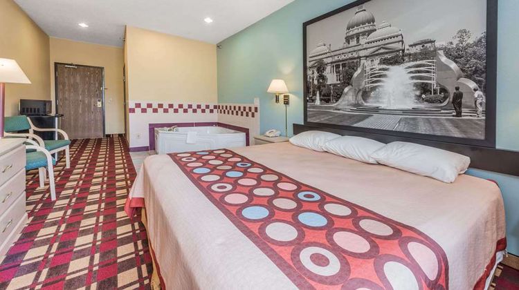 Super 8 Martinsville Suite