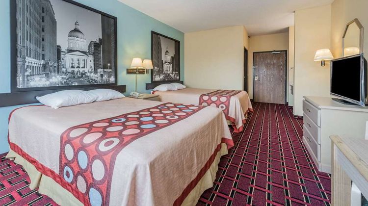 Super 8 Martinsville Room